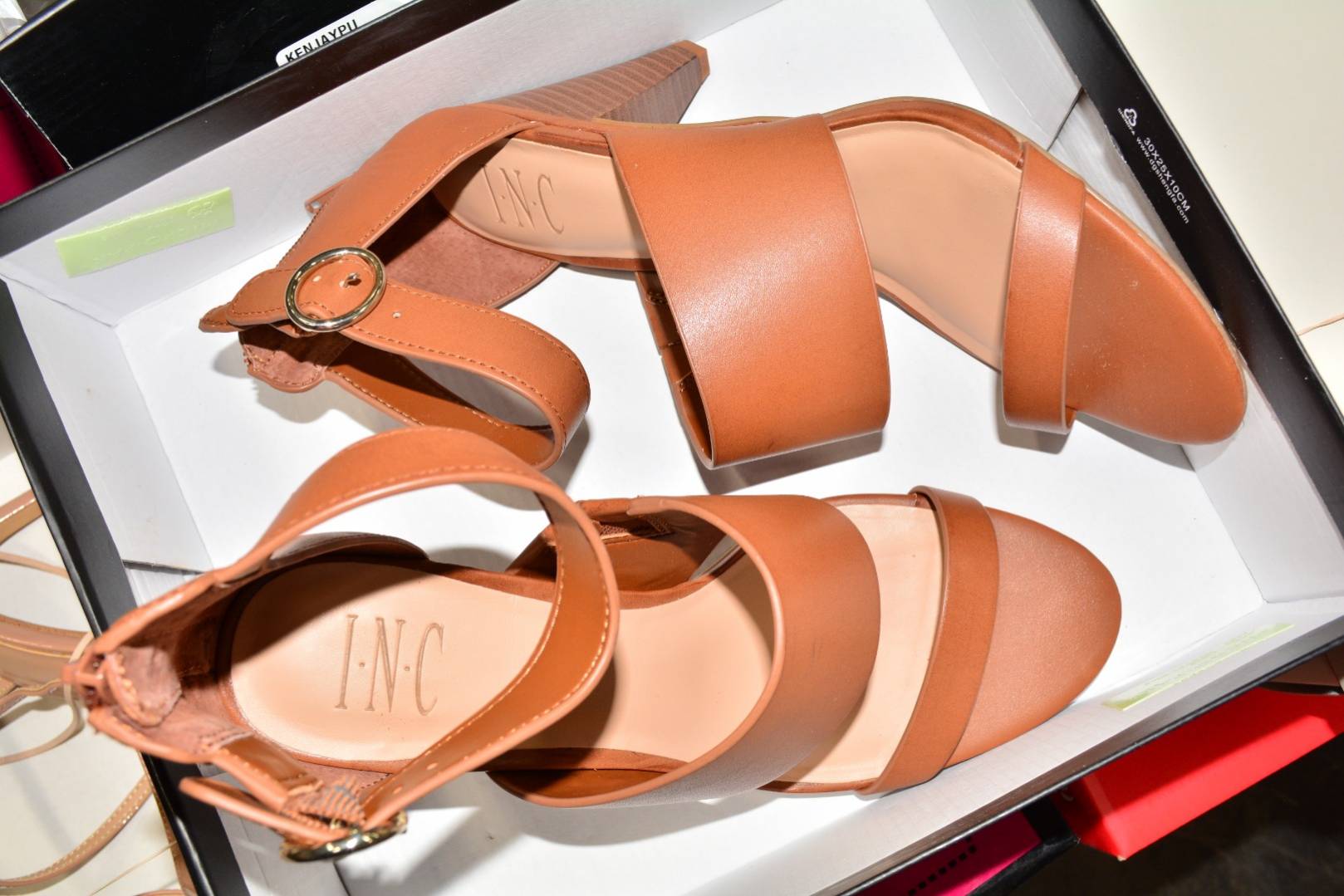 Assorted Shelf Pull Fall/Winter Womens Shoes - Image 6
